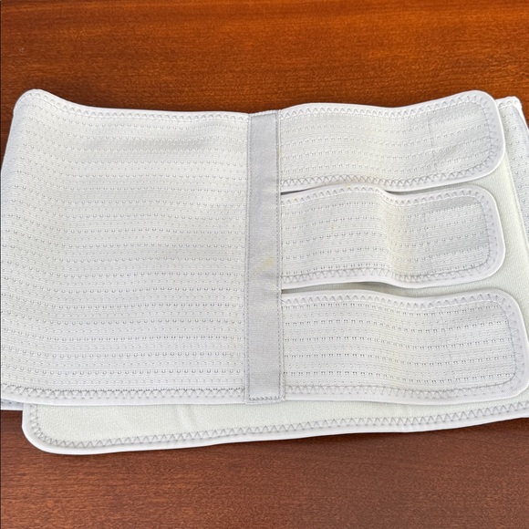 Frida Mom Abdominal Support Binder - Picture 5 of 9